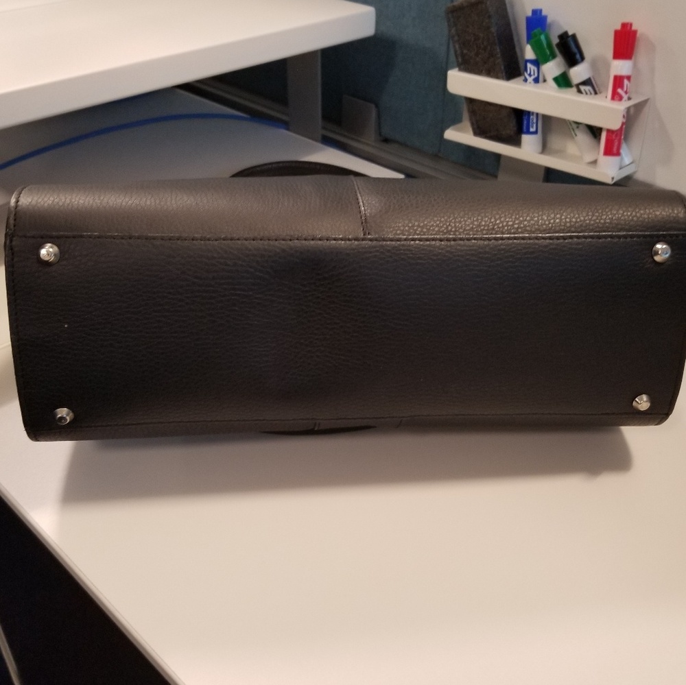 PRUNE Leather Handbag - Picture 3 of 4